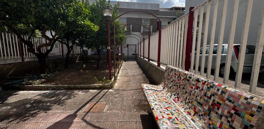 ADELFIA – TRIVANI CON GIARDINO, TAVERNETTA E BOX AUTO #RIF.75